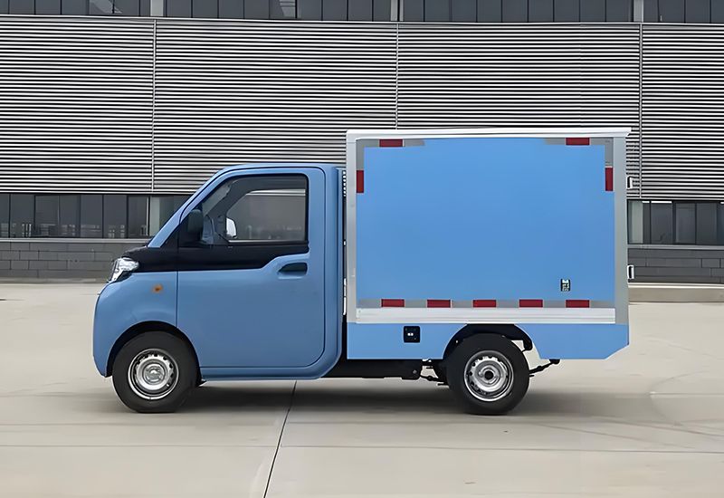 Light Commercial Vehicles – Efficient Lithium Power for Urban Delivery